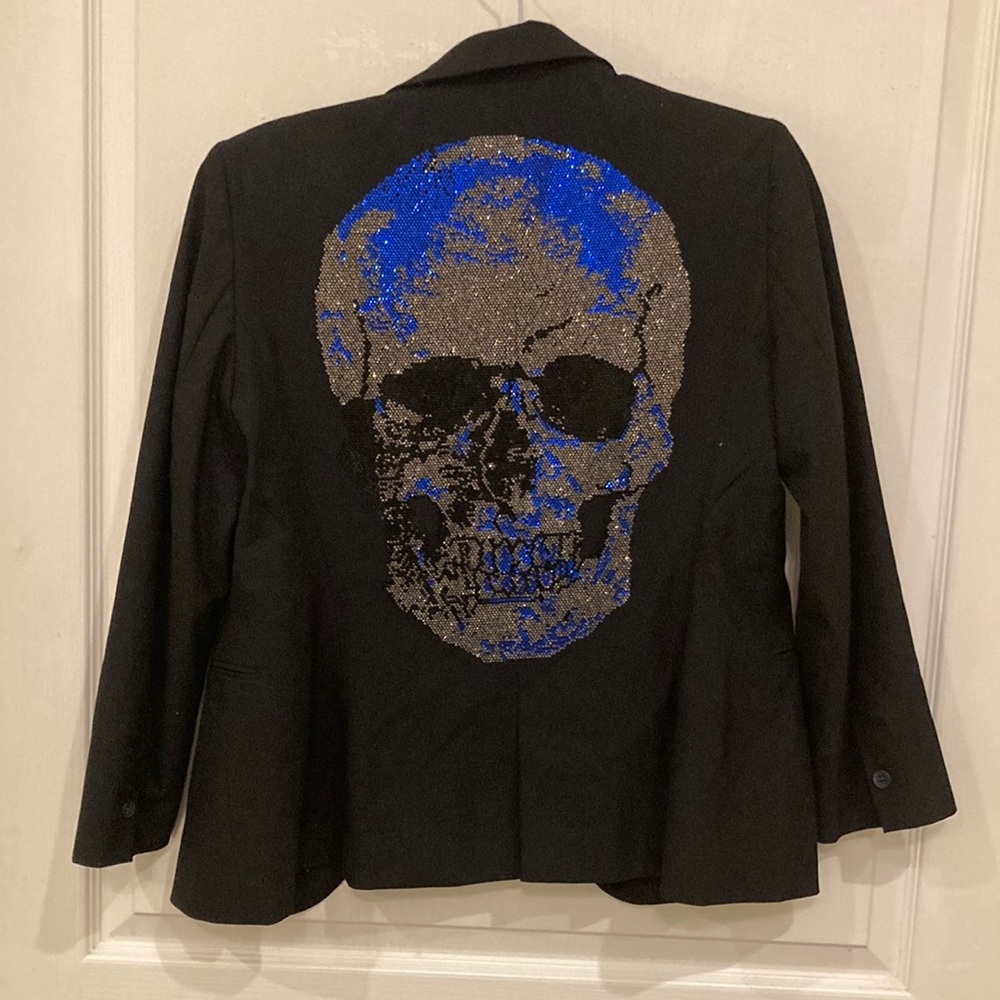 Htrailz custom skull black jacket with gorgeous blue and silver detail! Medium